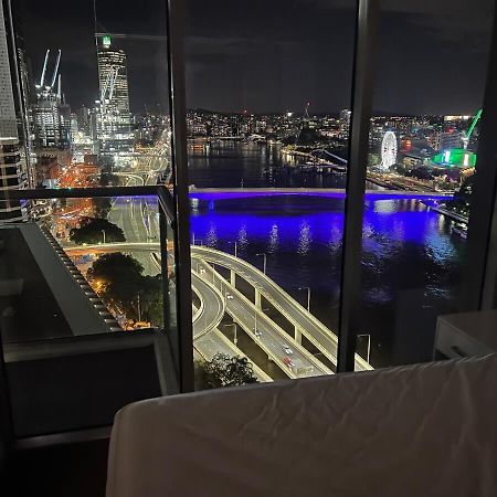 City Living - Brisbane River-View 2 Bedroom Apt Buitenkant foto